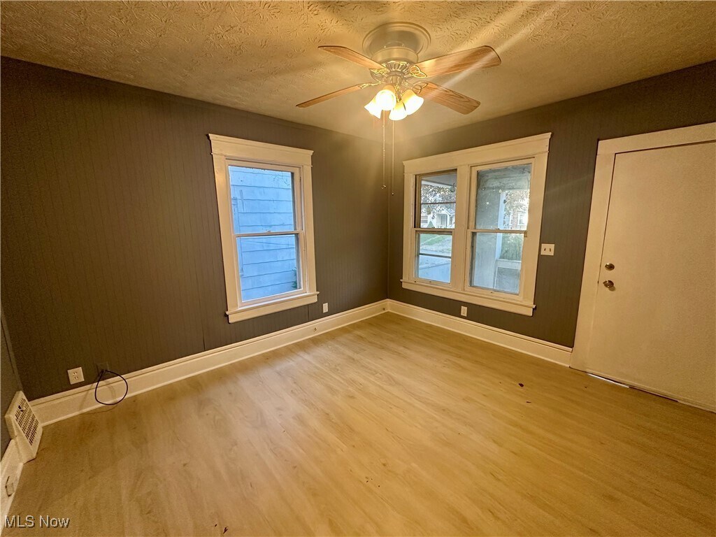 162 Westwood Ave Akron, OH 44302 – photo 2