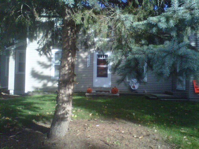 Foto del edificio - 67758 S Forest Ave