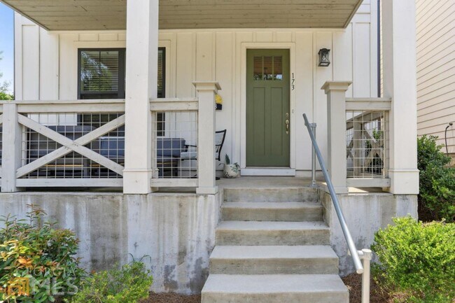 Building Photo - 173 Albright Way SE