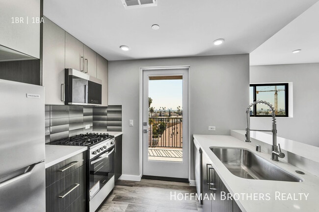 Building Photo - 5608 La Mirada Ave