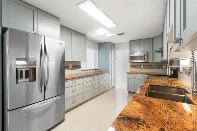 Building Photo - 5502 NW 51st Ave