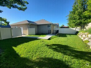 Building Photo - 1281 Fox Trot Cir
