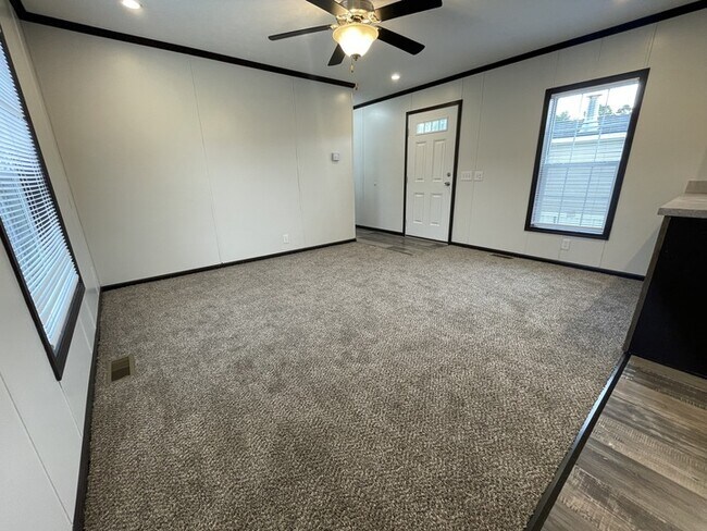 Building Photo - 16205 Normandy St