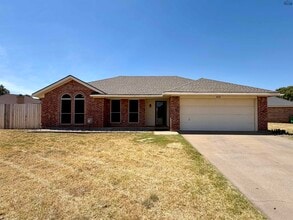 Building Photo - 408 Horseshoe Ln