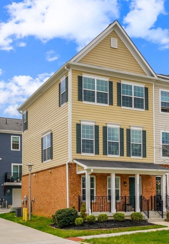 Foto principal - 4521 Scarlet Oak Ln