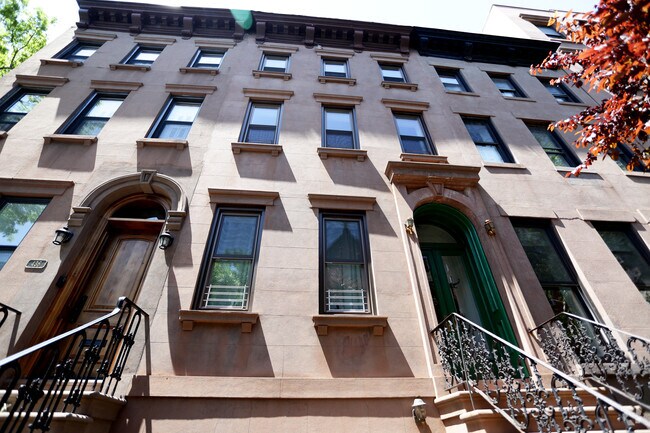 Building Photo - 434 Clinton St