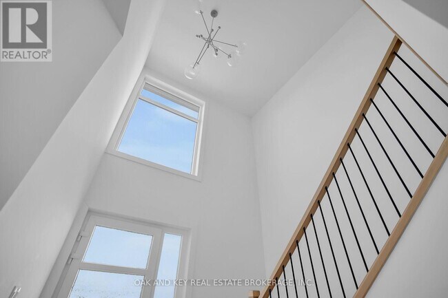 Building Photo - 25 Alexander Cir