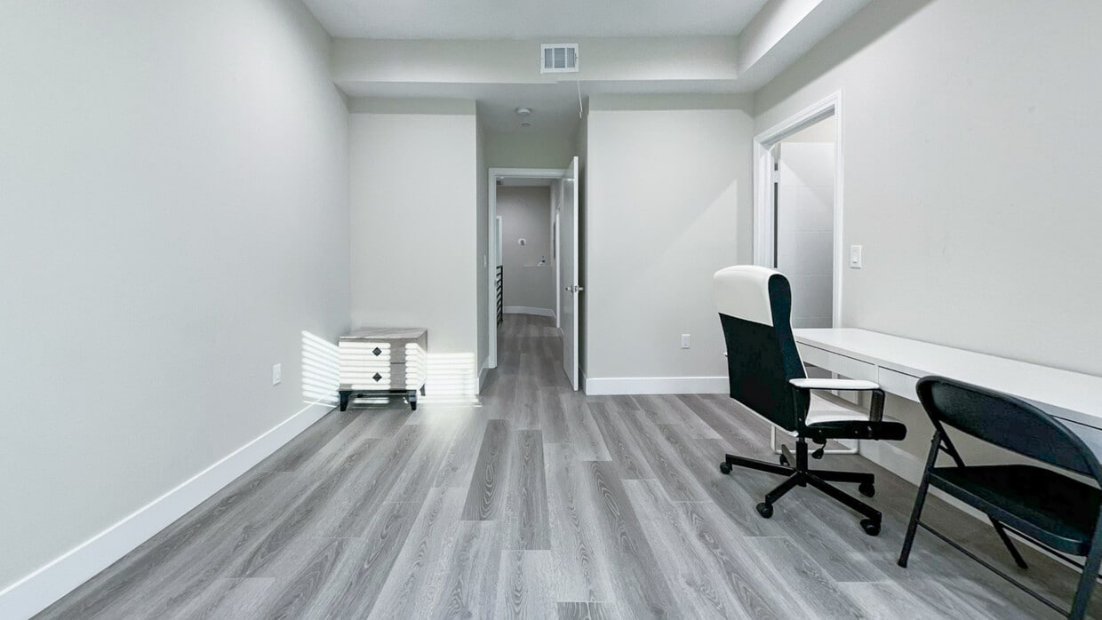 Building Photo - 418 N La Fayette Park Pl