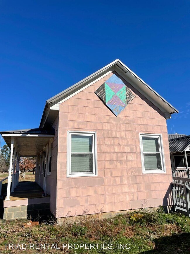 Building Photo - 1 br, 1.5 bath House - 474 S. MAIN ST