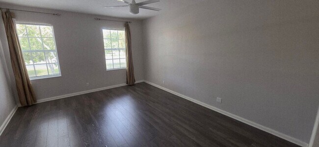 Foto del edificio - 47 Tall Oaks Cir