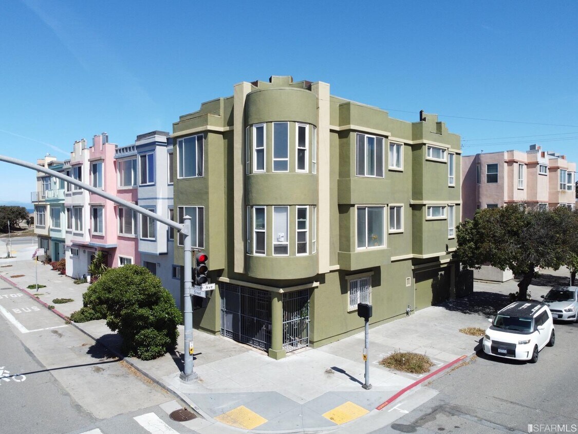 Primary Photo - 2910 Sloat Blvd
