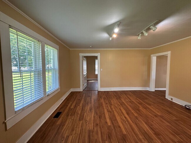Foto del edificio - Charming Prospect Cottage with Spacious Yard