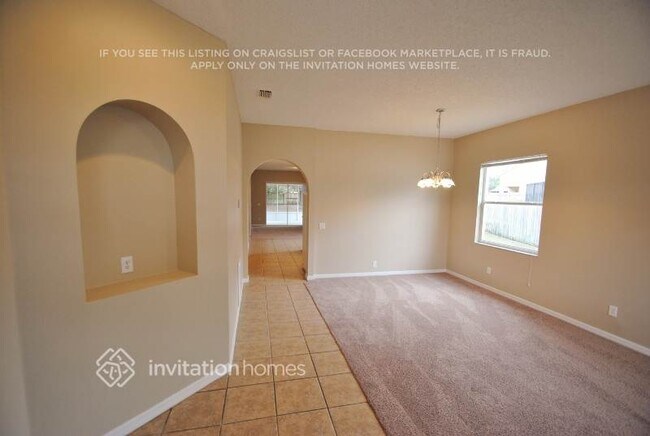 Foto del edificio - 400 Oak Springs Ct