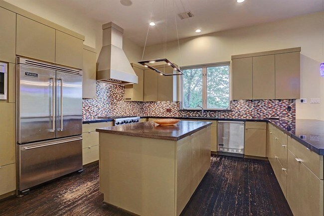 Building Photo - 4018 Falkirk Ln