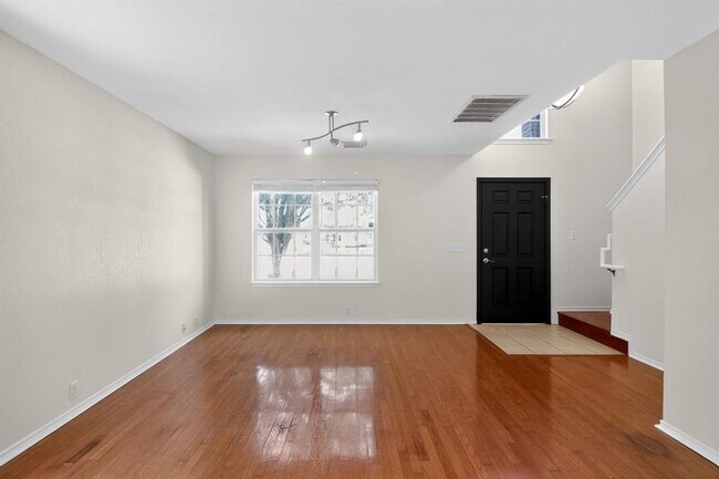 Building Photo - 1208 Heritage Hill Cove