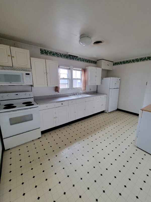 Primary Photo - 3023 Orleans Ave