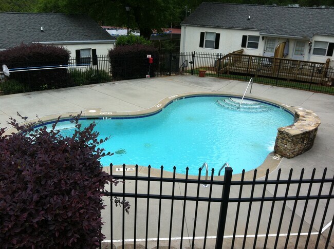 Foto del edificio - 1540 Stone Gate Ln SE