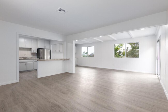Foto del edificio - 4810 Iroquois Ave