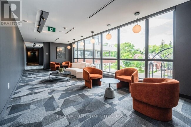 Building Photo - 25 Wellington St S