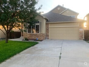 Building Photo - 6244 Saddlebred Way
