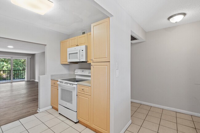 Foto del edificio - 2700 Coral Springs Dr