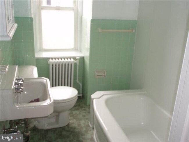 Foto del edificio - 608 W 20th St