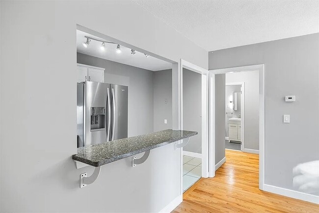 Foto del edificio - 11 Cogswell Ave