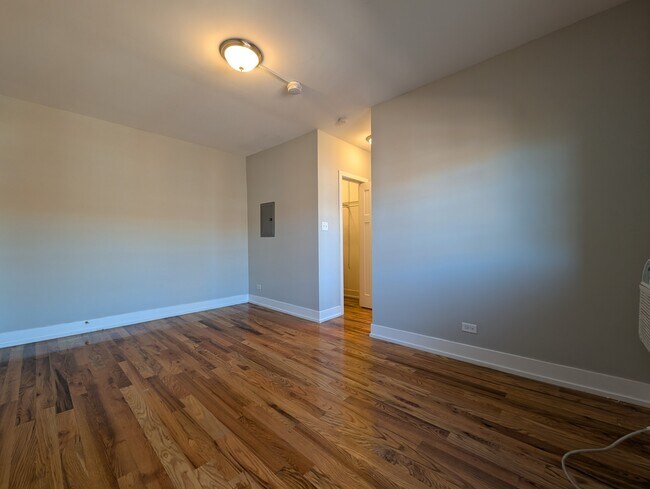 Foto del edificio - 2907 N Mildred Ave