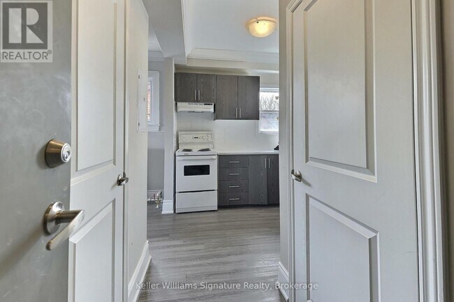 Building Photo - 8-8 Tisdale St S