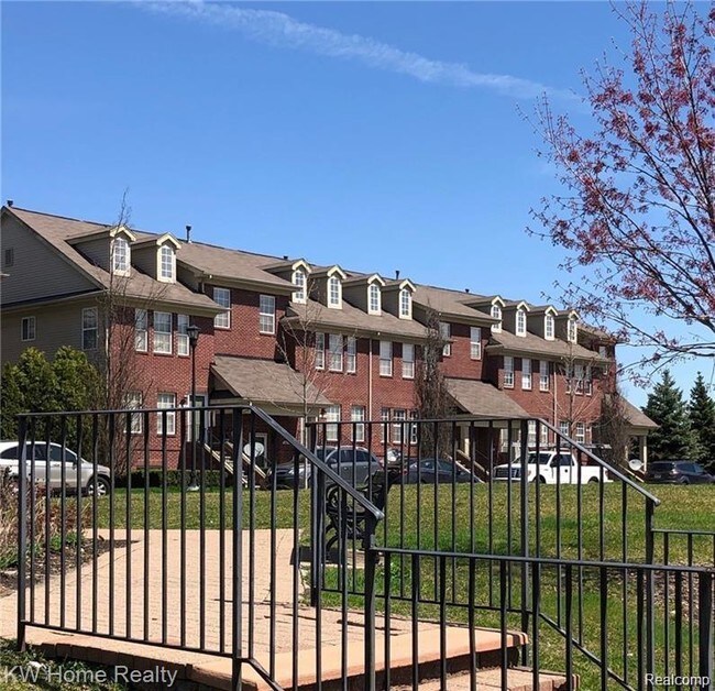 Building Photo - 15665 Stone Crossing Dr
