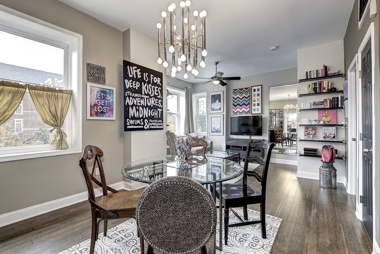Primary Photo - 1124 E St NW