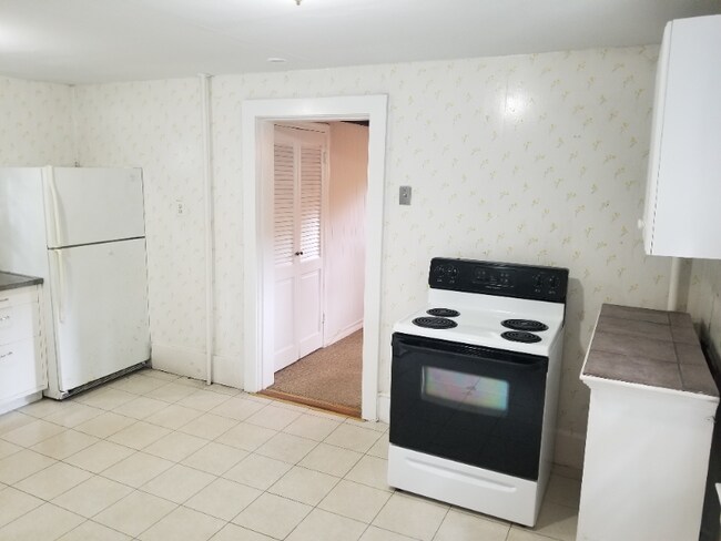 Foto del edificio - 126 Plainview Rd