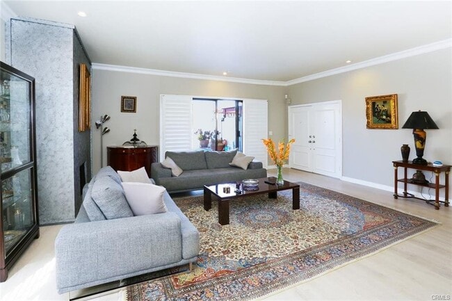 Building Photo - 1423 South Beverly Glen Boulevard Apt #D, ...