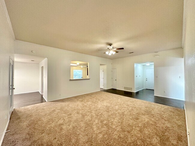 Building Photo - Viewable Now!