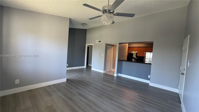 Foto del edificio - 530 S Park Rd