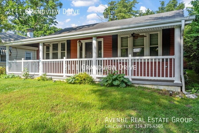 Building Photo - 2111 Grandview Dr