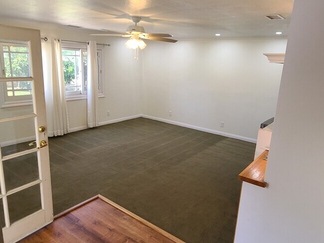 Private Entrance, Bright - 12881 Eveningside Dr
