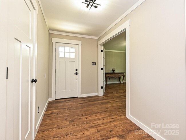 Building Photo - 9565 Man O War Rd