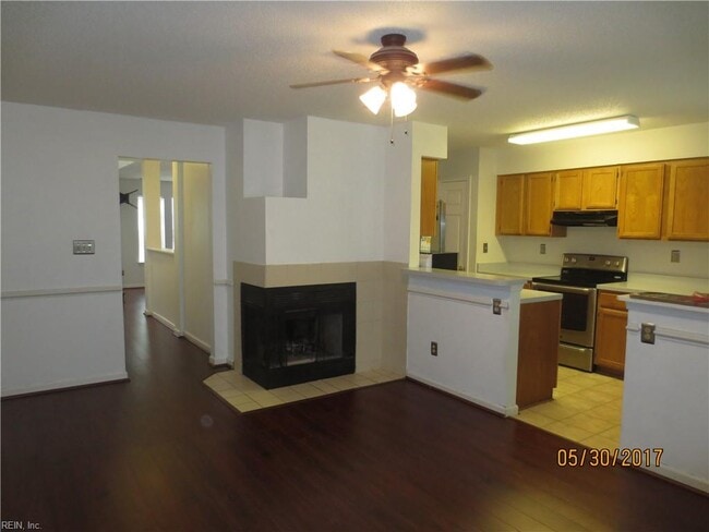 Building Photo - 173 Corwin Cir