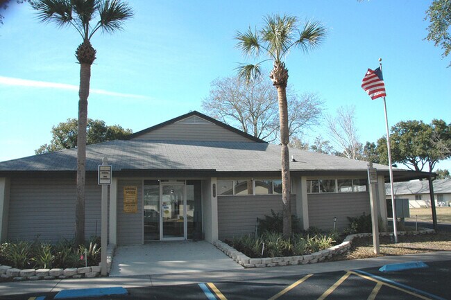 Oficina de arrendamiento - Laurel Hills Villas, a 55+ Community