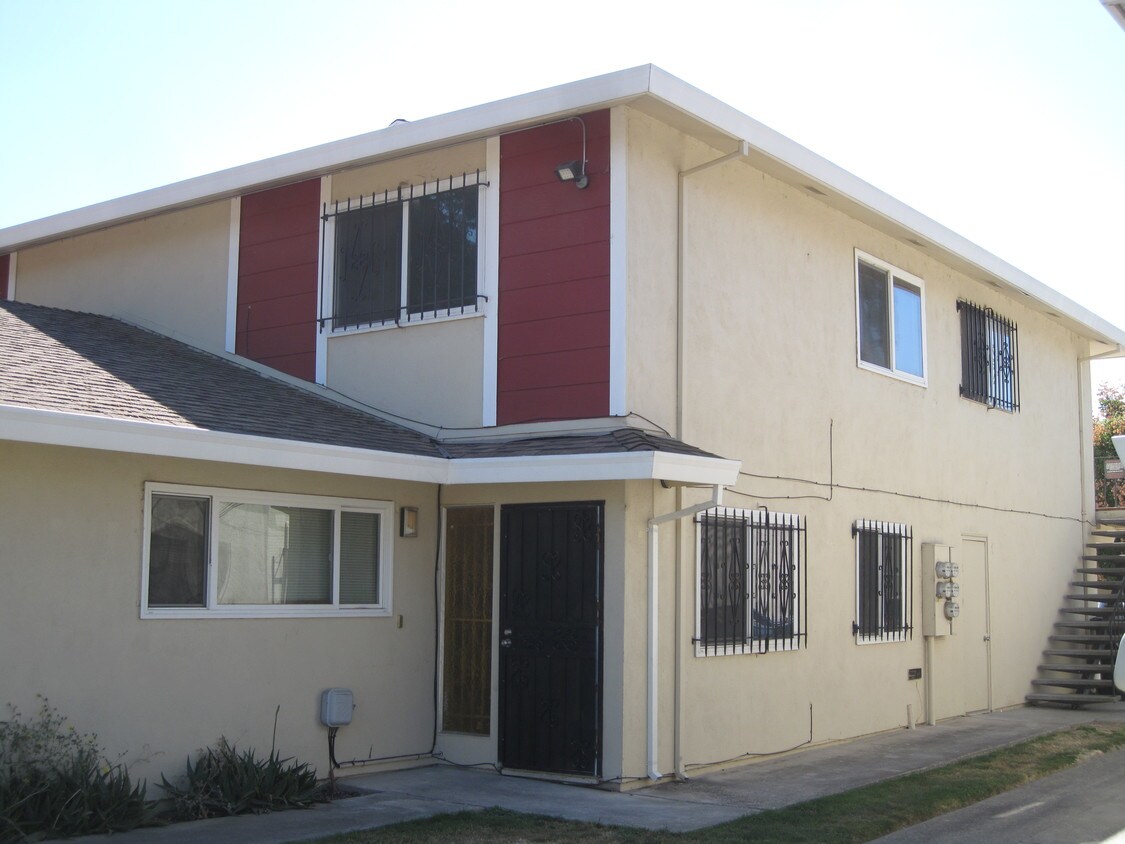 Primary Photo - 7352 Franklin Blvd