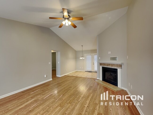Building Photo - 118 Winding Cedar Dr