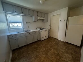 Building Photo - 1746 Chatham St