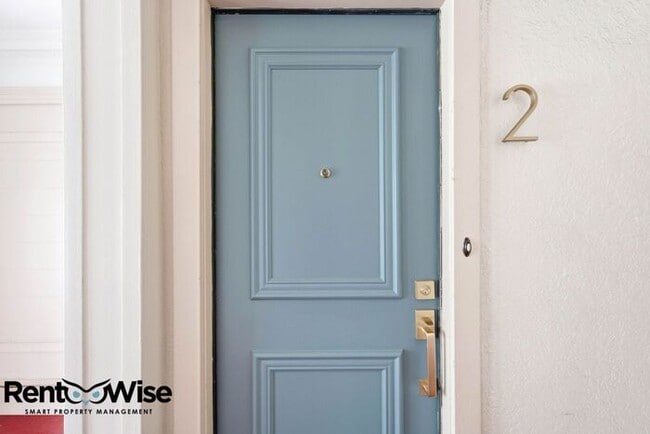 Building Photo - ONE MONTH FREE RENT WITH TWELVE MONTH LEASE SIGNING