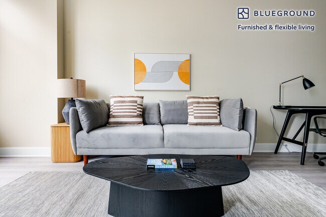 Foto del edificio - 4850 Rugby Ave