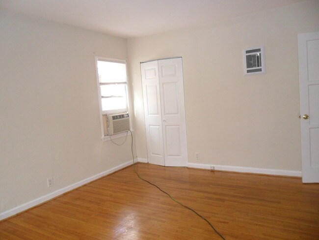 Foto del edificio - 1419-1425 South Beverly Drive