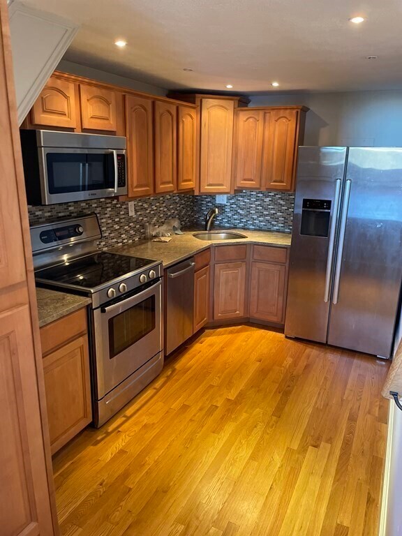 Primary Photo - 463 Beacon St