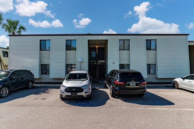 Foto del edificio - 308 Miracle Strip Pkwy
