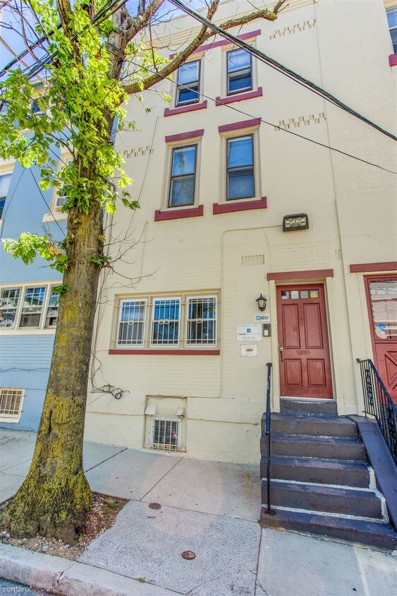 Primary Photo - 4060 Irving St