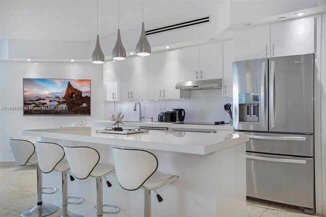 Foto del edificio - 4775 Collins Ave